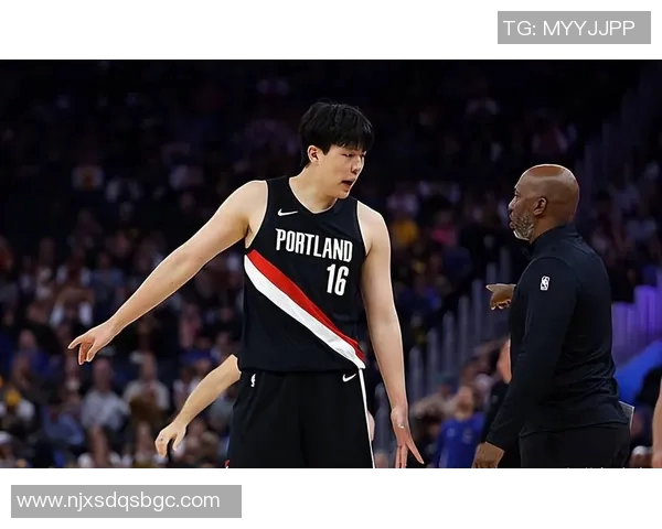 勇士队在2月28日的比赛中迎战强敌，期待精彩对决与球员表现